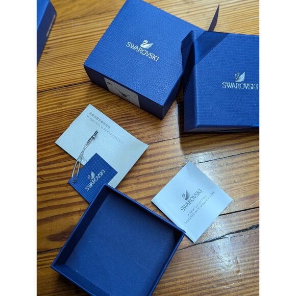 Swarovski Red Crystal Multi Heart Charm Pendant Gold Necklace NIB New 5169393 - Picture 4 of 4